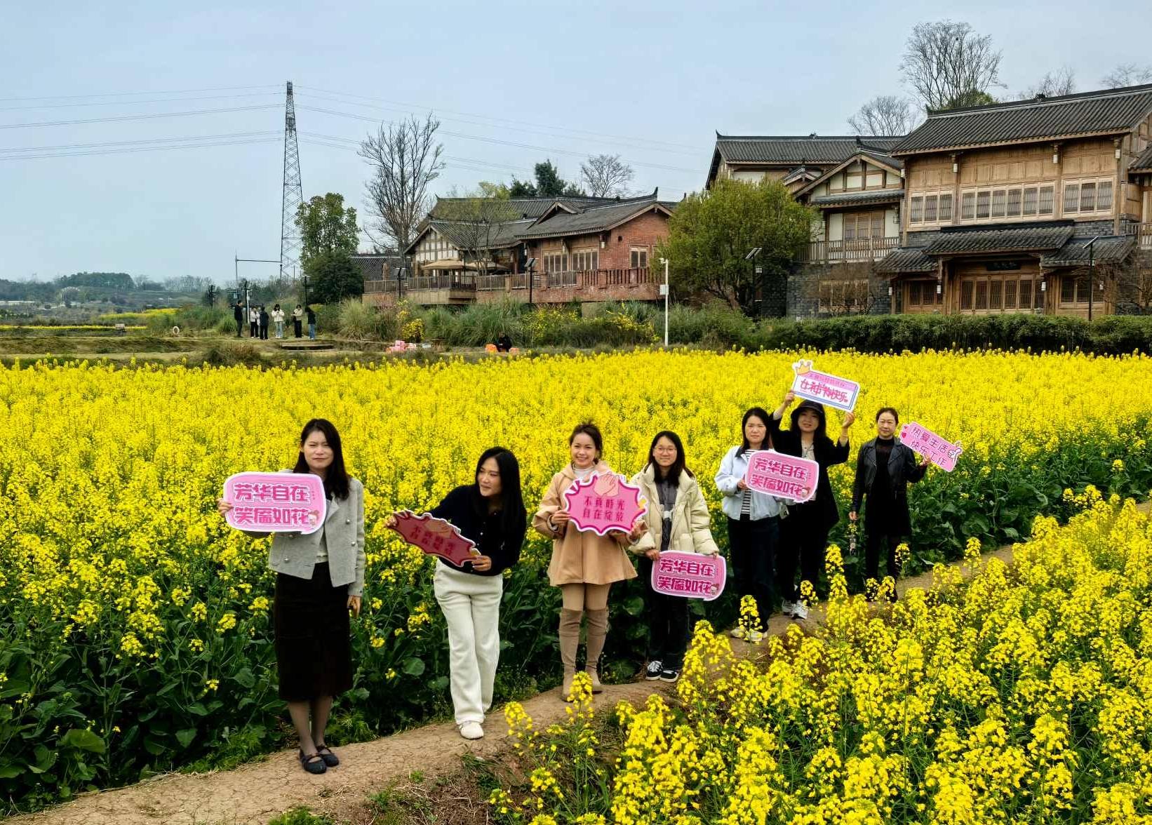 芬芳三月 魅力巾帼——中国中铁各单位开展庆祝“三八”妇女节活动